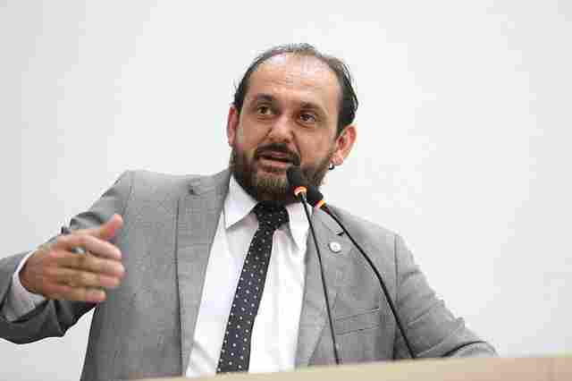 Laerte Gomes indica reforma no Batalhão Tiradentes em Ji-Paraná