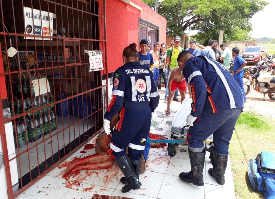 Mulher Ã© atacada a golpes de facÃ£o por desconhecido; Homem jÃ¡ tinha esfaqueado outra vÃ­tima