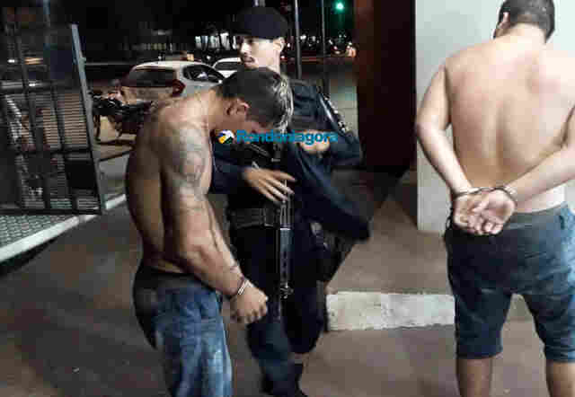 Após intensa perseguição, dupla é presa com um quilo de maconha