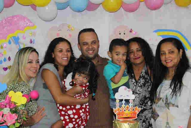 Criança vítima de enchente em Porto Velho é adotada por família de São Paulo