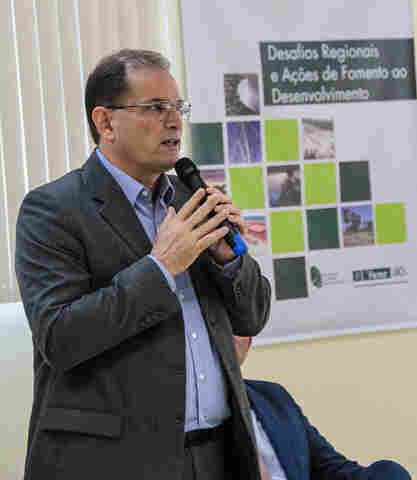 Governador de Rondônia discute dívida da Eletrobras e Beron e transposição com presidente Temer