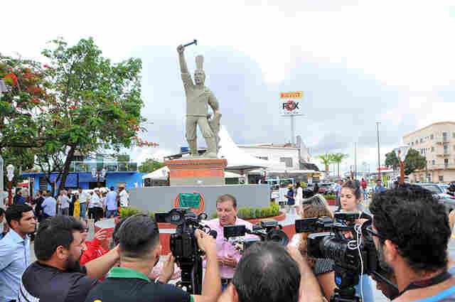 Praça construída em homenagem aos seringueiros é inaugurada em Porto Velho