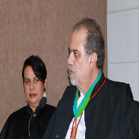 Emenda que muda horário de servidores é publicada; Judiciário vê invasão por parte da ALE