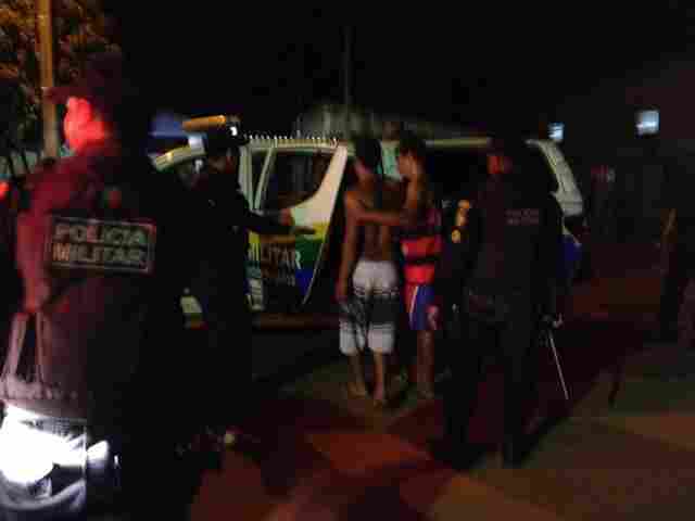 Fugitivo tem a orelha decepada durante briga em bar