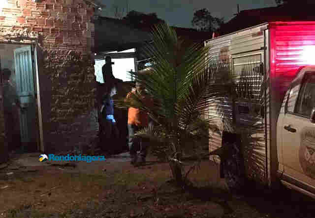 Criminosos invadem casa e matam homem na cama; mulher foi ferida gravemente