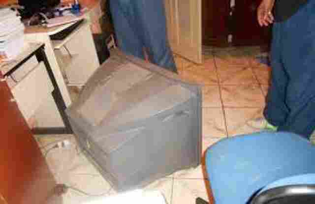 Criança de um ano morre esmagada por televisão