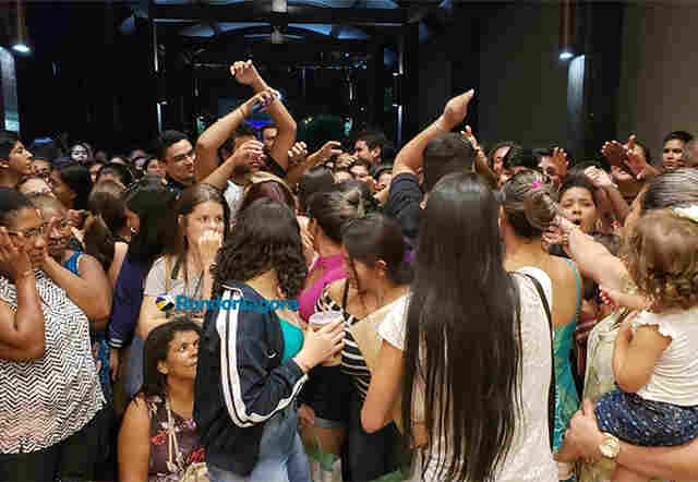 Consumidores da Capital também aderem ao Black Friday; filas no Shopping começaram ainda na quinta