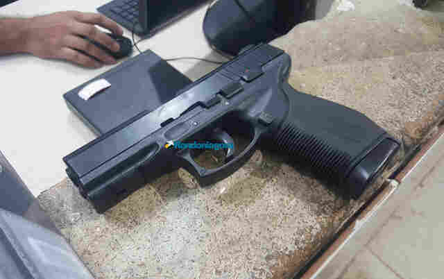 Homem é preso após tentar roubar celular usando arma de brinquedo na Capital