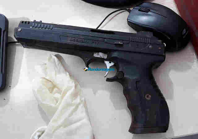 Homem é linchado e amarrado em poste após roubar celular usando arma de brinquedo