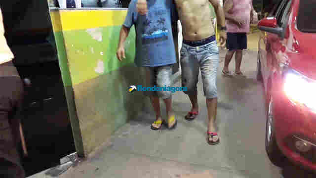 Pai e filho são baleados em bar durante tentativa de roubo