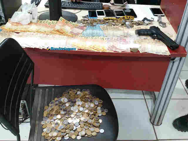 Traficante é preso com drogas e R$ 7 mil em dinheiro após denúncia anônima