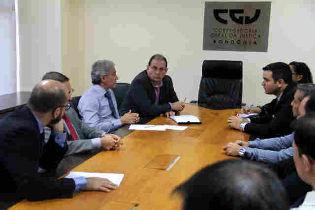 Corregedoria e Governo discutem instalação de associações de apoio a condenados em todo o Estado