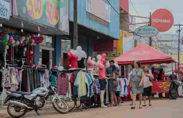Antecipação do 13º salário pelo governo aumenta expectativas de vendas