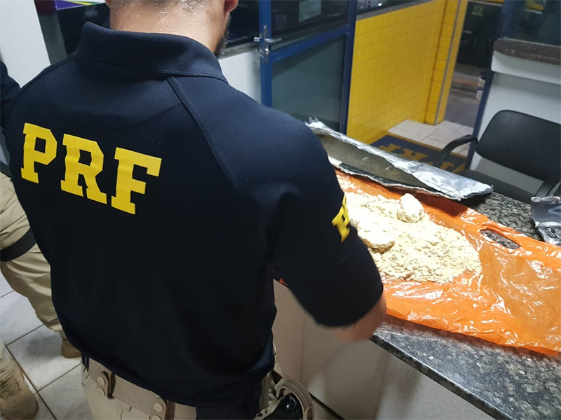 Mulher traficante do Acre é presa pela PRF em Rondônia com 3,5 quilos de cocaína