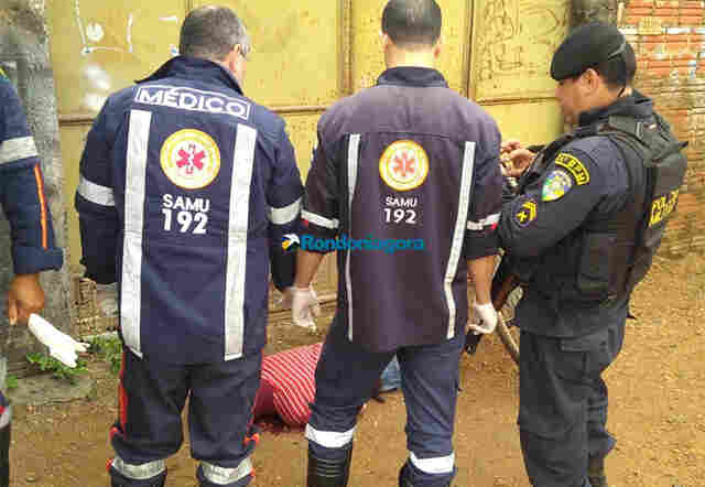 Dupla em um Vectra mata serralheiro na Zona Leste, nesta terça-feira