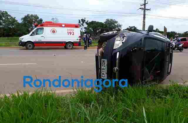 Capotamento é registrado na BR-364, próximo a Embrapa em Porto Velho