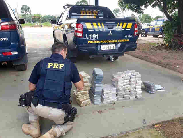 Dois são presos com quase 90 quilos de cocaína na BR-364, em Jaci-Paraná