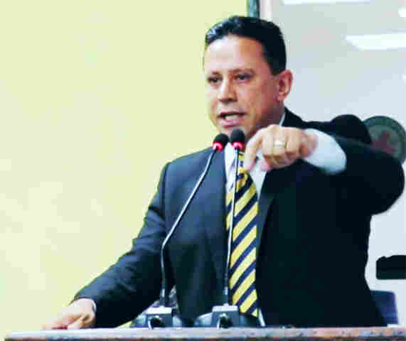 Vereador Edesio Fernandes repudia aumento na tarifa de energia