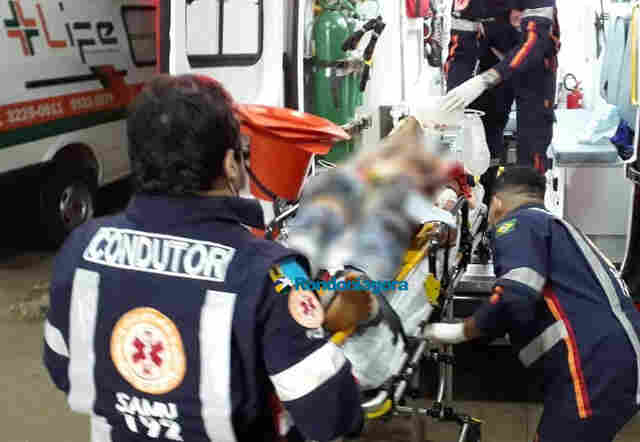 Adolescente está em estado grave após ser atingido a tiros