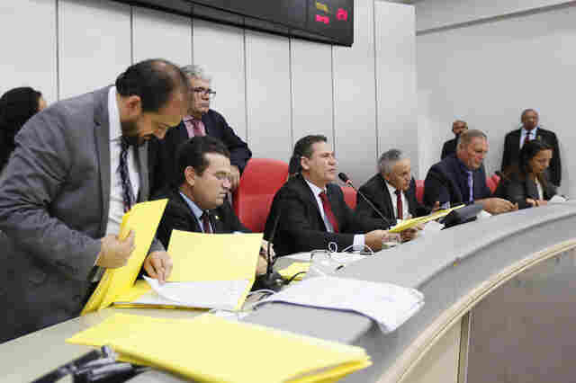 Presidente da Assembleia Legislativa convoca sessão extraordinária para terça-feira