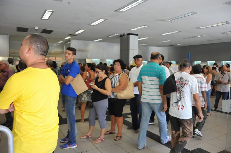 Bancos reduzem horário de atendimento no dia 24 e fecham dia 31 de dezembro
