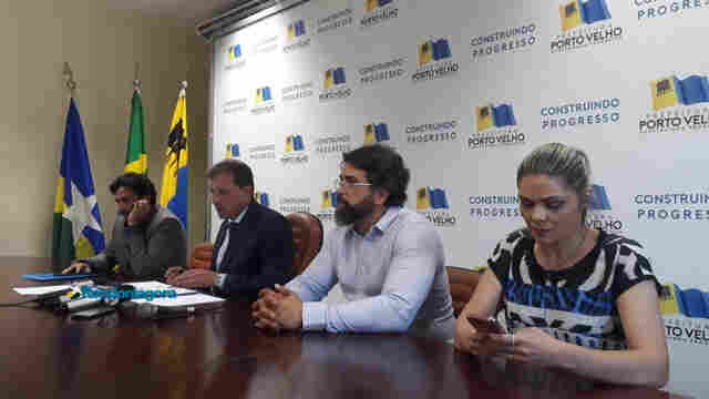 Ao vivo: em coletiva, prefeito fala sobre operação na Semtran