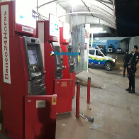 Caixas eletrônicos são arrombados, mas PM chega antes de bando detonar explosivos