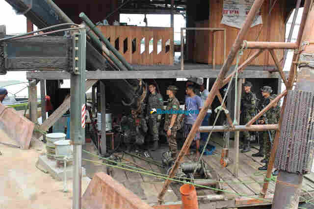 Donos de balsas são presos e dragas apreendidas durante operação em Porto Velho; fotos