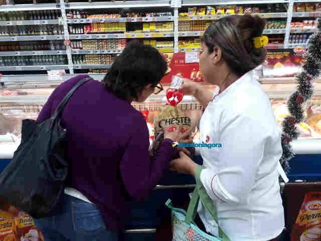 Portovelhenses tentam economizar na ceia de Natal e fazem pesquisas em supermercados