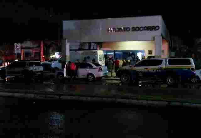 Homem é esfaqueado pelo atual namorado da ex durante festa