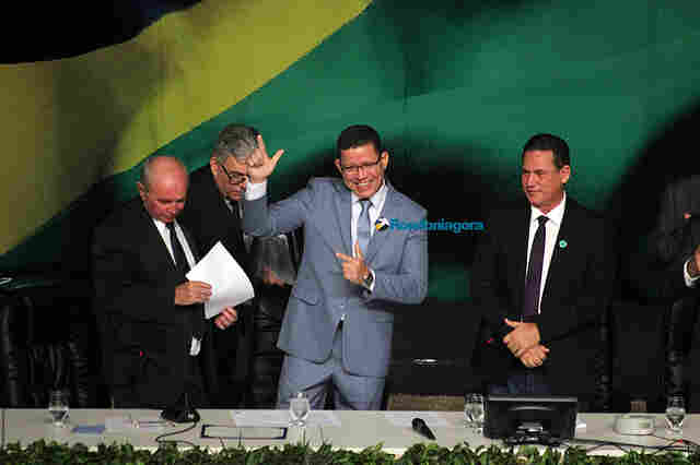 Marcos Rocha assume Governo, garante fim do “toma lá dá cá”, pede união e poder de ação para a Polícia