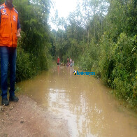 Cheia do Madeira alaga estrada e cerca de 130 famílias podem ficar isoladas no Ramal Maravilha