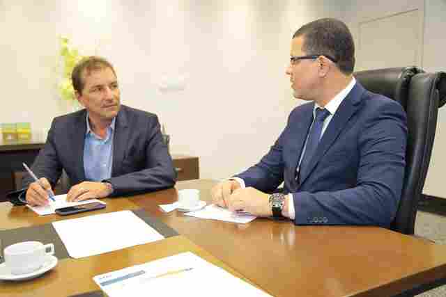 Em reunião com prefeito, governador também garante que não apoiará Carnaval