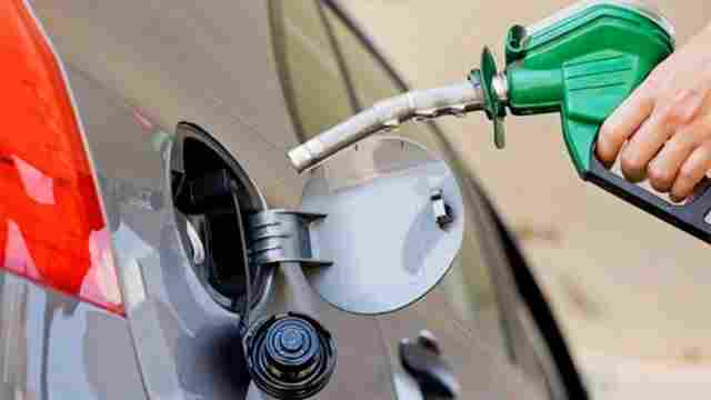 Petrobras reduz preço da gasolina pela terceira vez neste ano