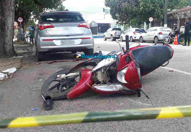 Motociclista invade preferencial e morre ao colidir em caminhonete na Capital