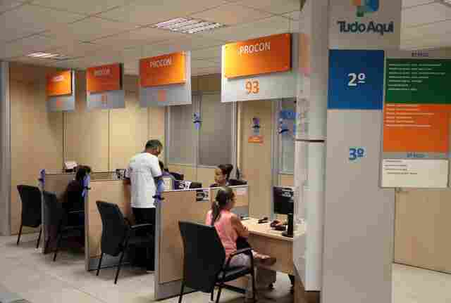 Procon orienta vítimas do golpe das passagens aéreas; MP entrará com ação coletiva