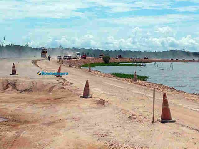 Elevação da BR-364 entre Rondônia e Acre será concluída em abril; Trânsito segue controlado