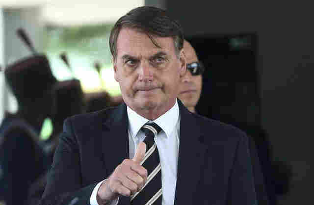 Bolsonaro assina decreta que facilita posse de armas; veja na íntegra