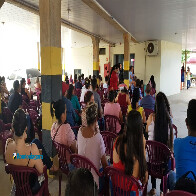 Pais de alunos lotam Semed em busca de vagas nas escolas municipais