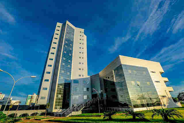 Maurão verifica últimos ajustes na nova sede da Assembleia, que será inaugurada dia 22