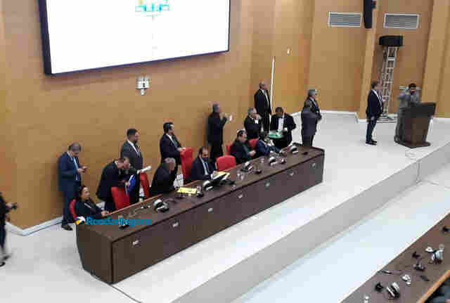 Assembleia derruba veto e garante pagamento do bônus natalino ao servidor até o dia 31