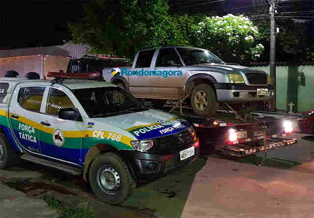 Bando fortemente armado rouba caminhonete e deixa adolescente baleado em assentamento