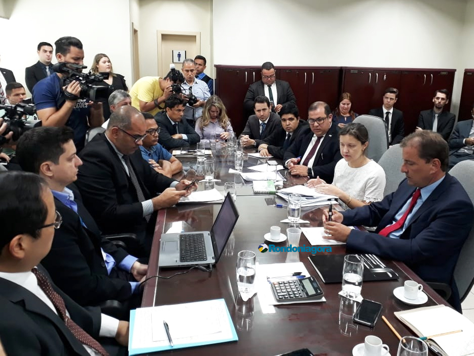 Trabalhadores encerram greve, mas circulação de ônibus será com frota reduzida