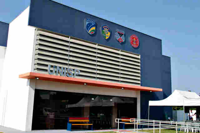 Homem é assassinado com facada no pescoço