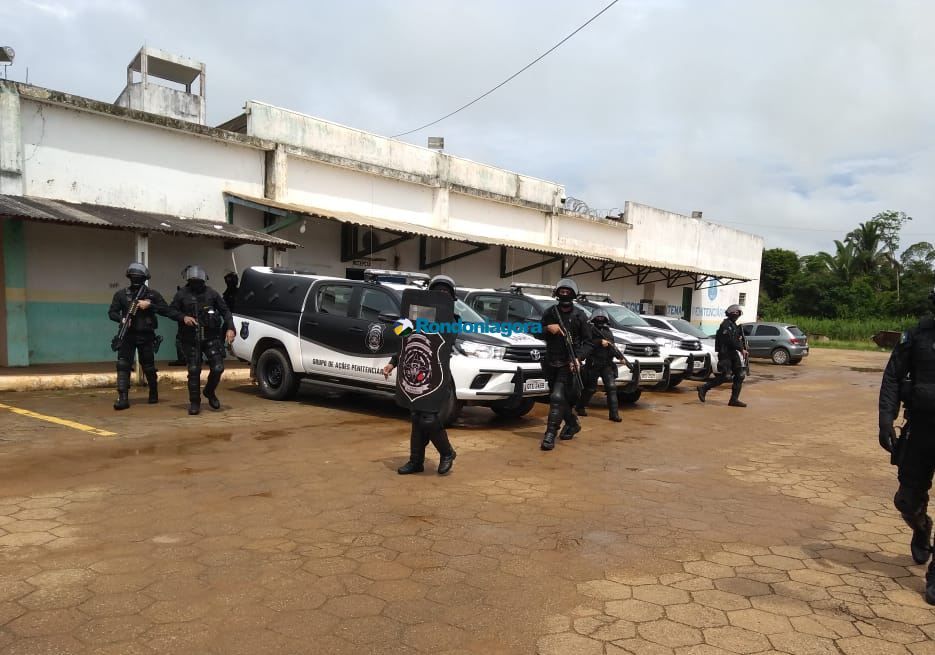 Vídeo e fotos: situação no Presídio Urso Branco é tensa