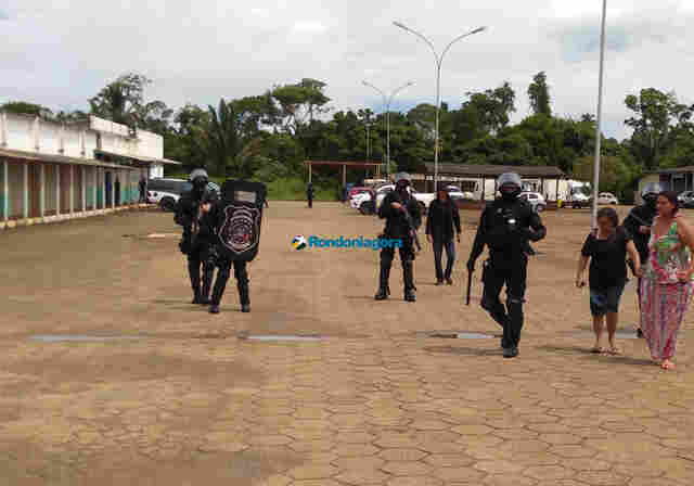 Vídeo e fotos: situação no Presídio Urso Branco é tensa