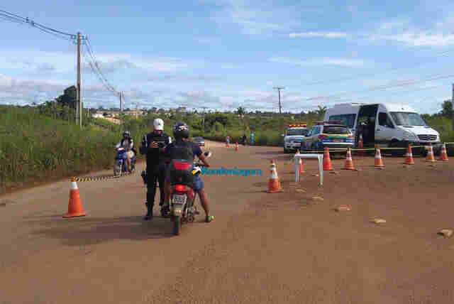 Vídeo: PM impede circulação na Penal e apenas moradores e agentes que constem em lista têm acesso