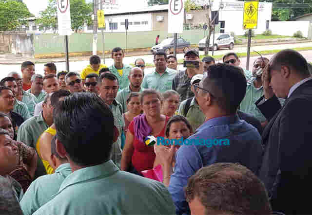 Sem perspectivas, trabalhadores mantém pedido de demissão coletiva e caos continua em Porto Velho