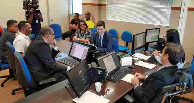 Justiça do Trabalho bloqueia R$ 360 mil do Consórcio SIM para pagamento de cestas básicas e ticket refeição