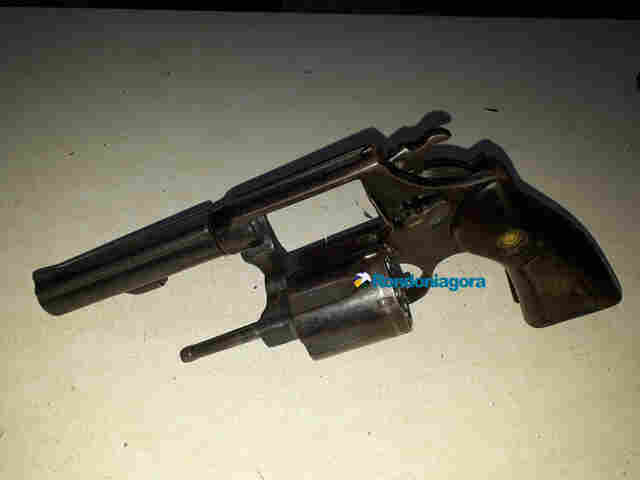 Homicida é preso com revólver em Ariquemes após denúncia anônima